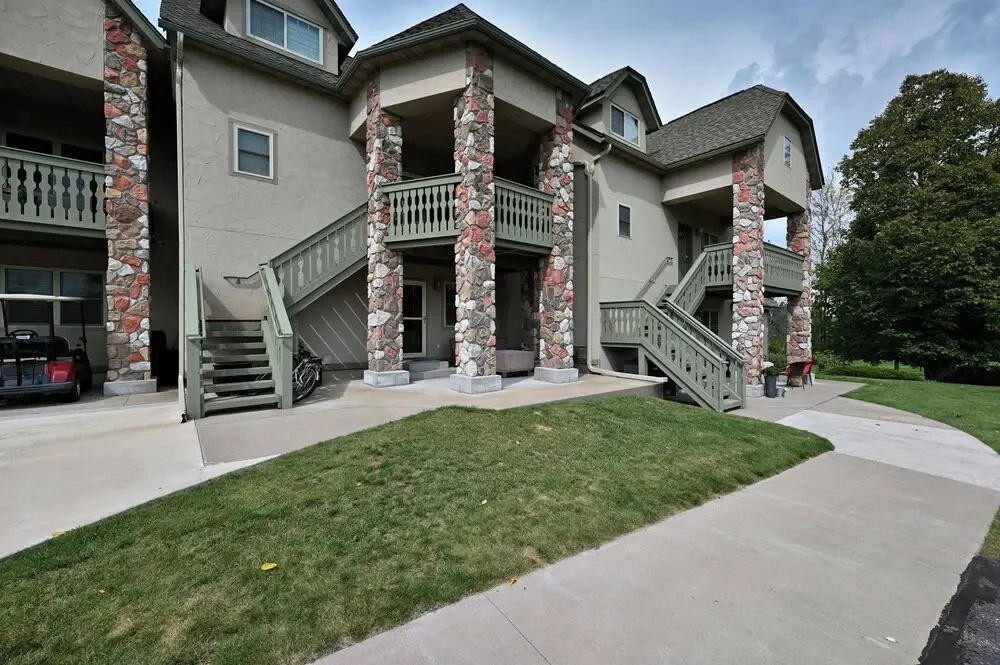 Unit 109 2 Bdrm/ 2 BA