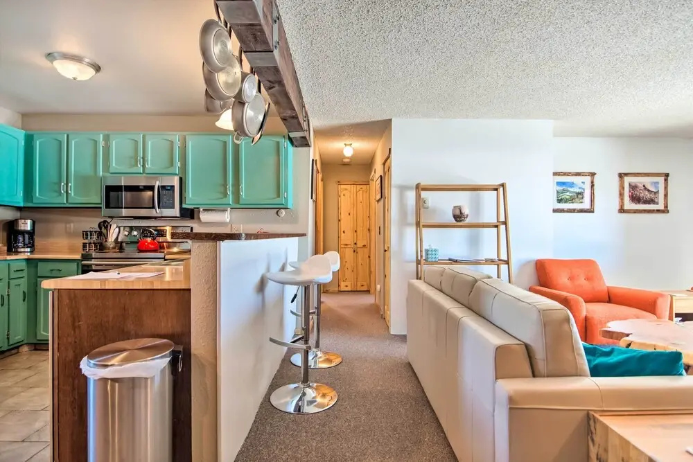 1 Mi to Grand Lake: Updated Condo w/ Views & Deck! - фото 7