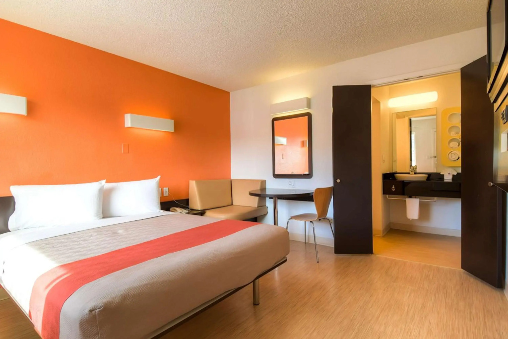 Отель Studio 6 Suites Las Vegas, NV – Tropicana в Парадайзе