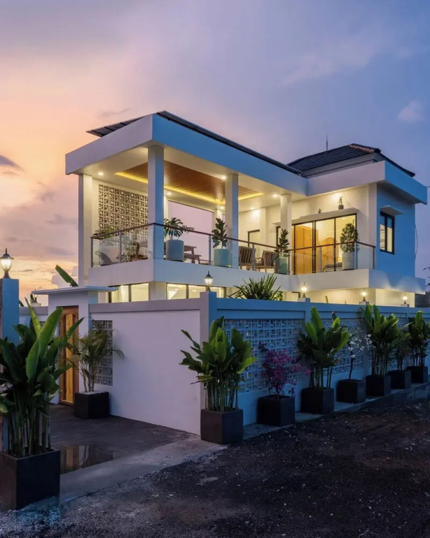 2 Bedrooms Villa