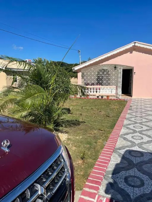Cheerful Two-bedroom 1bath, WIFI, air conditioning.