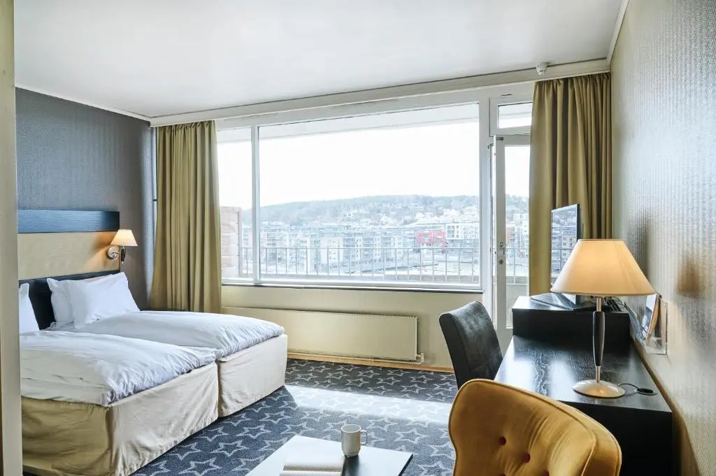 Deluxe Double room with balcony (full double bed)