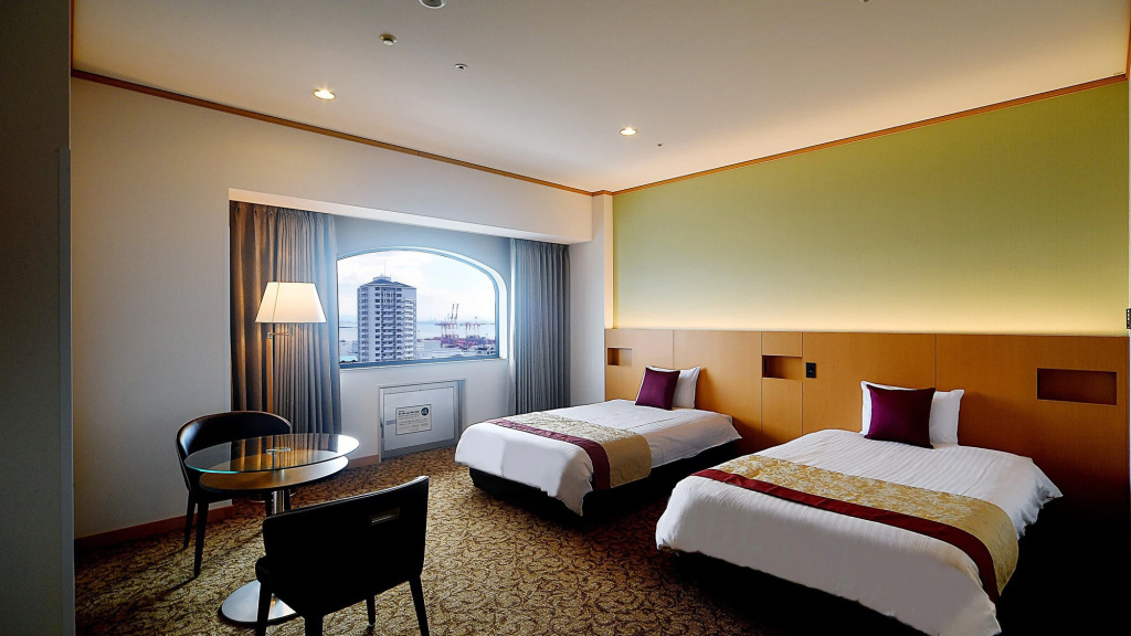 Quadruple Suite