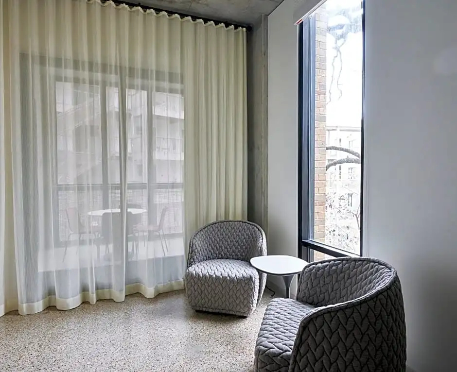 Double Suite with balcony (full double bed)