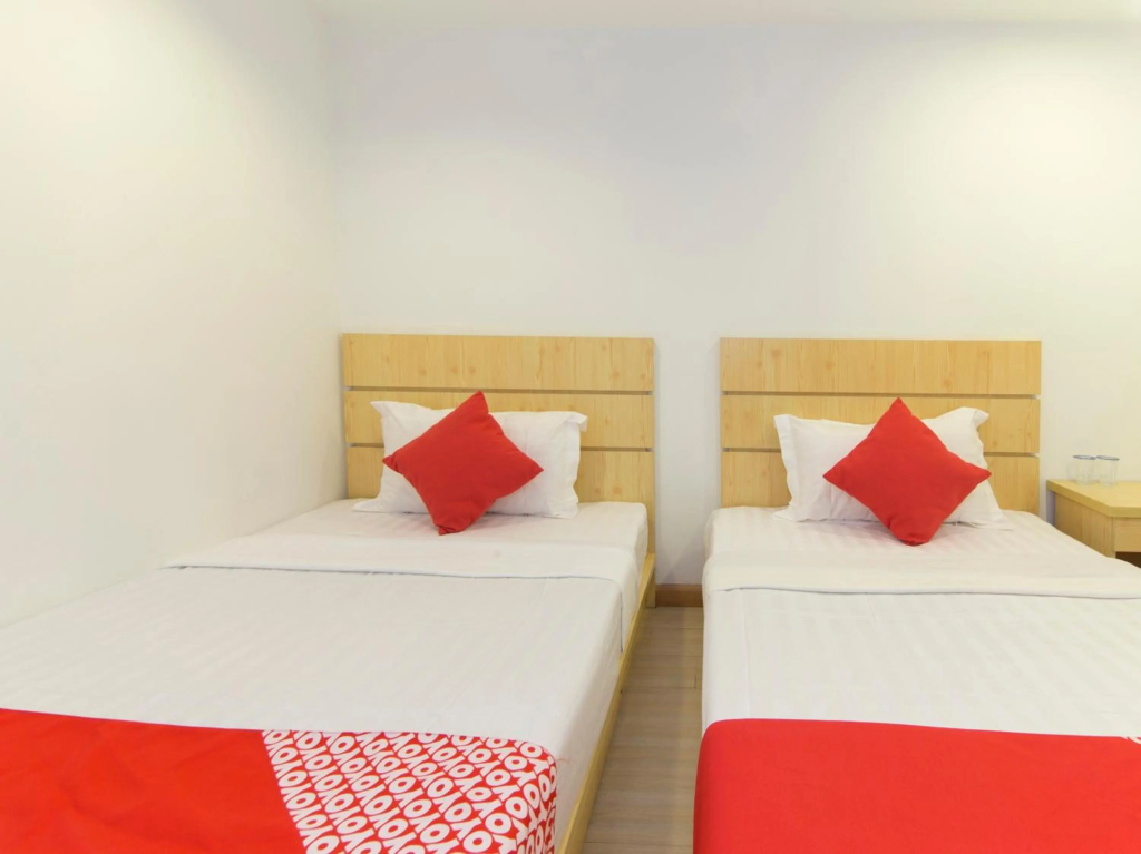 Super OYO 530 Dd Hotel — 4