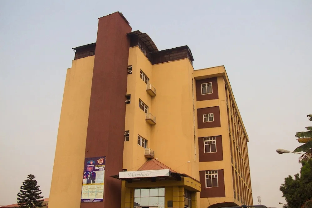 Martinos Hotel