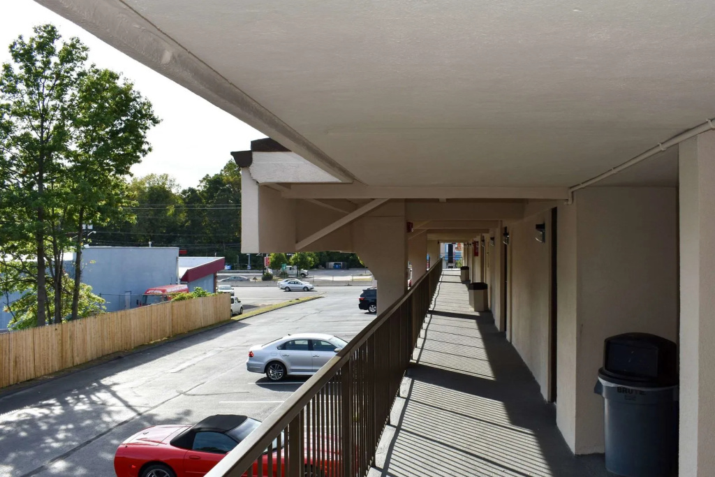 Balcony & Terrace