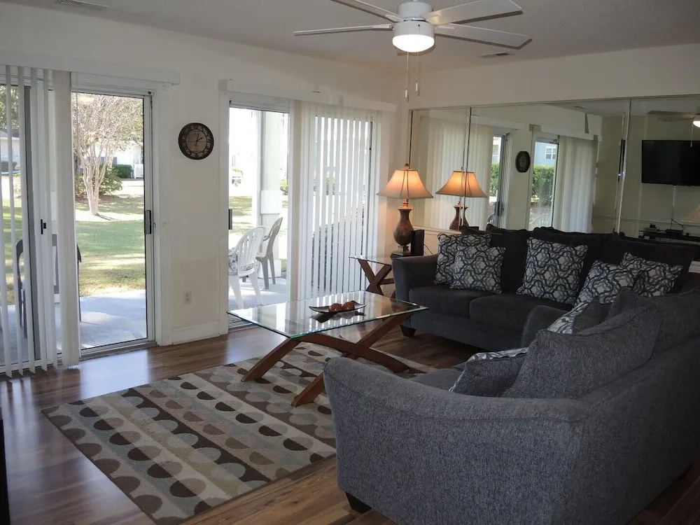 2 Bedrooms Villa with balcony