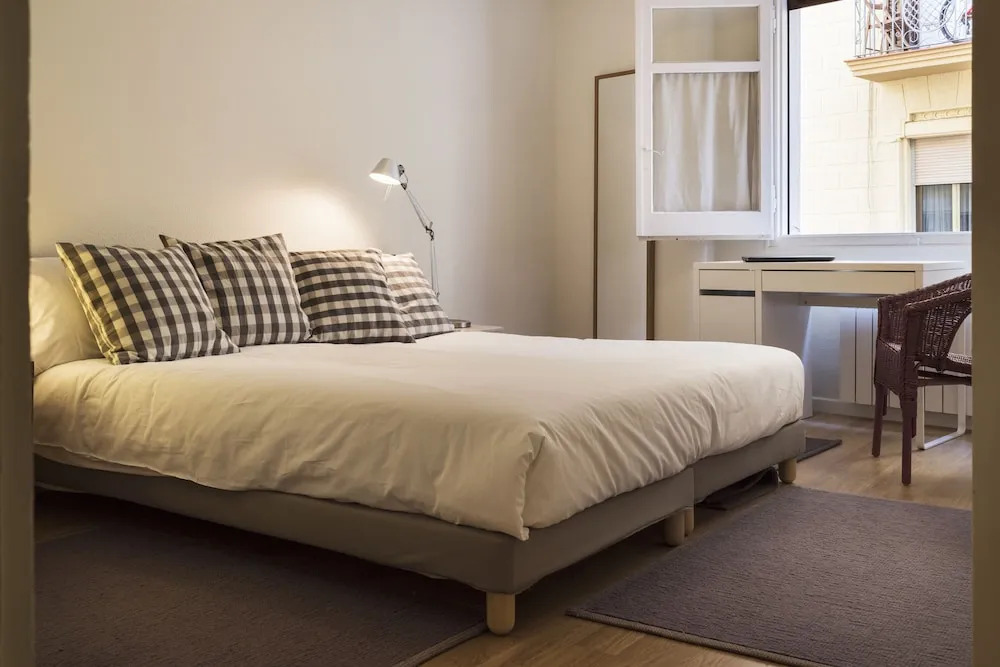 AinB Barcelona Sants Apartments — фото 3