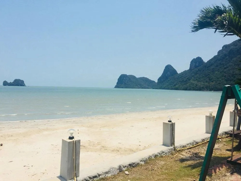 Beach & Waterfront