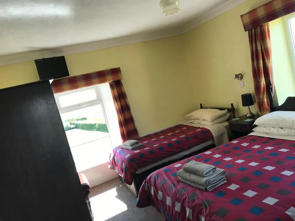Carnside Guest House - фото 4