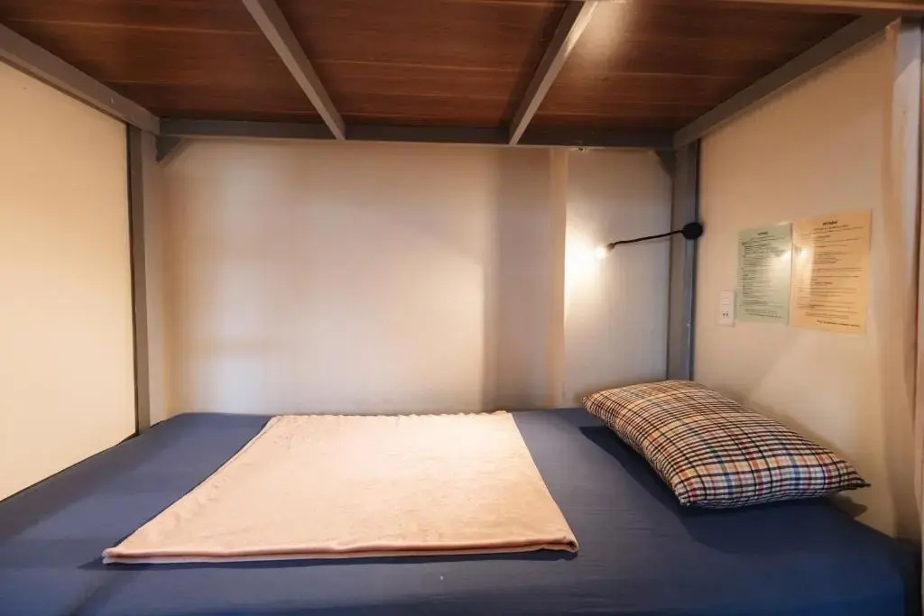 9 Hostel and Suites