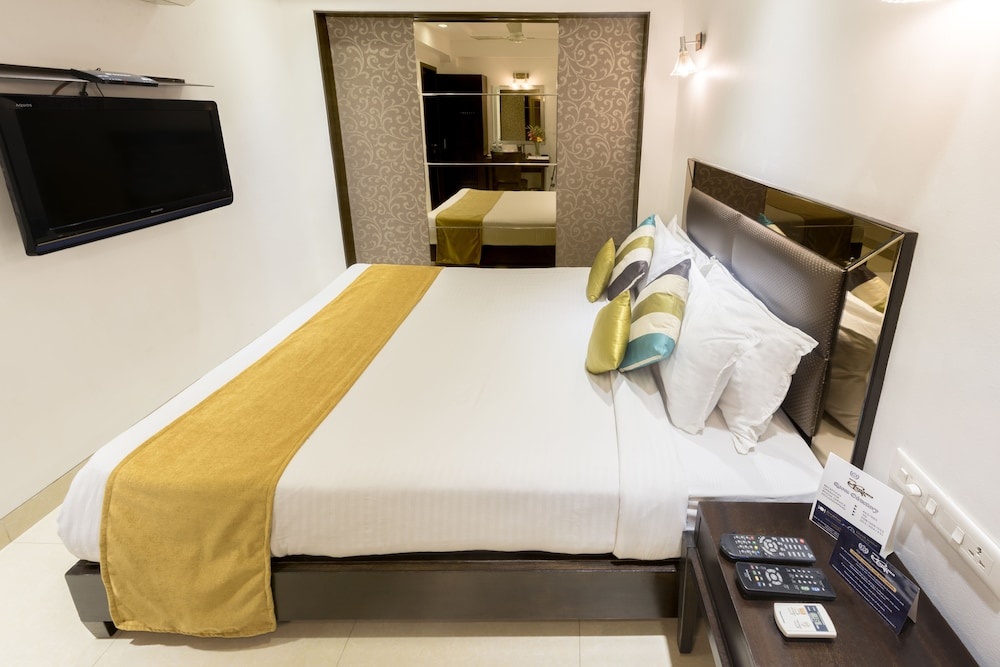 Hotel Manama — 5