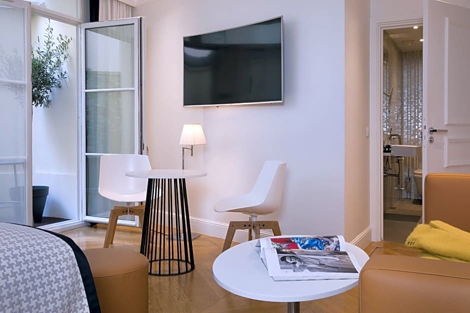 Hotel R de Paris 112