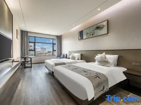 Standard Double room with lake view (twin beds)