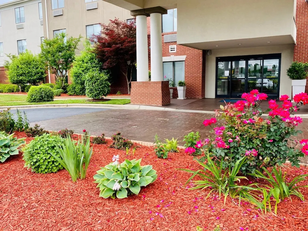 HOLIDAY INN EXPRESS & SUITES REIDSVILLE by IHG