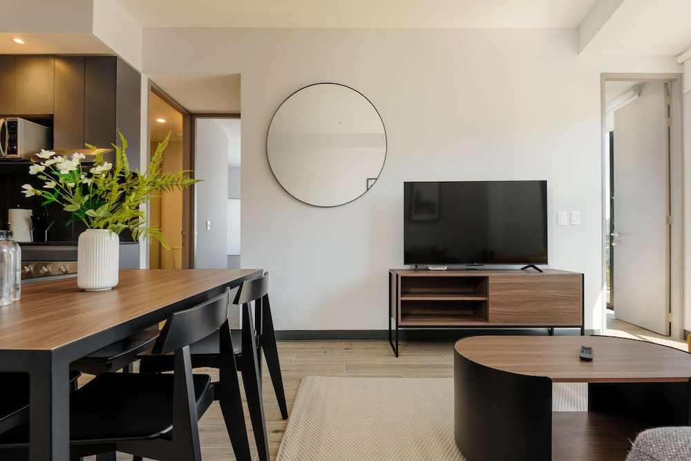 w Luxurious 2BR in the Heart of Interlomas