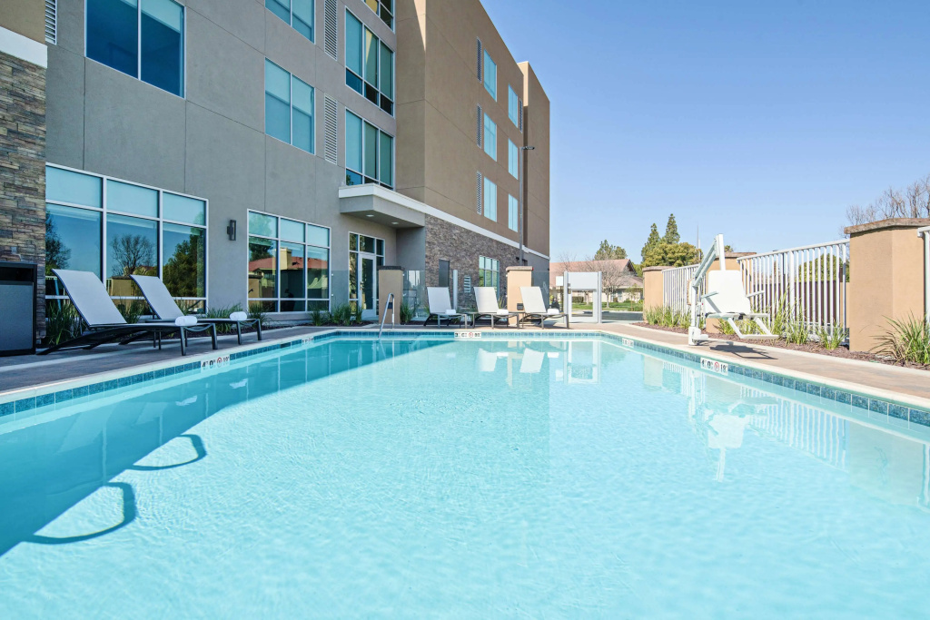 Hyatt Place Bakersfield - 3