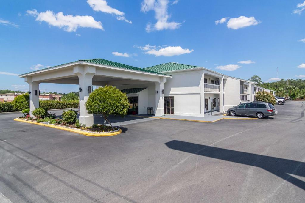 Motel 6 Waycross GA