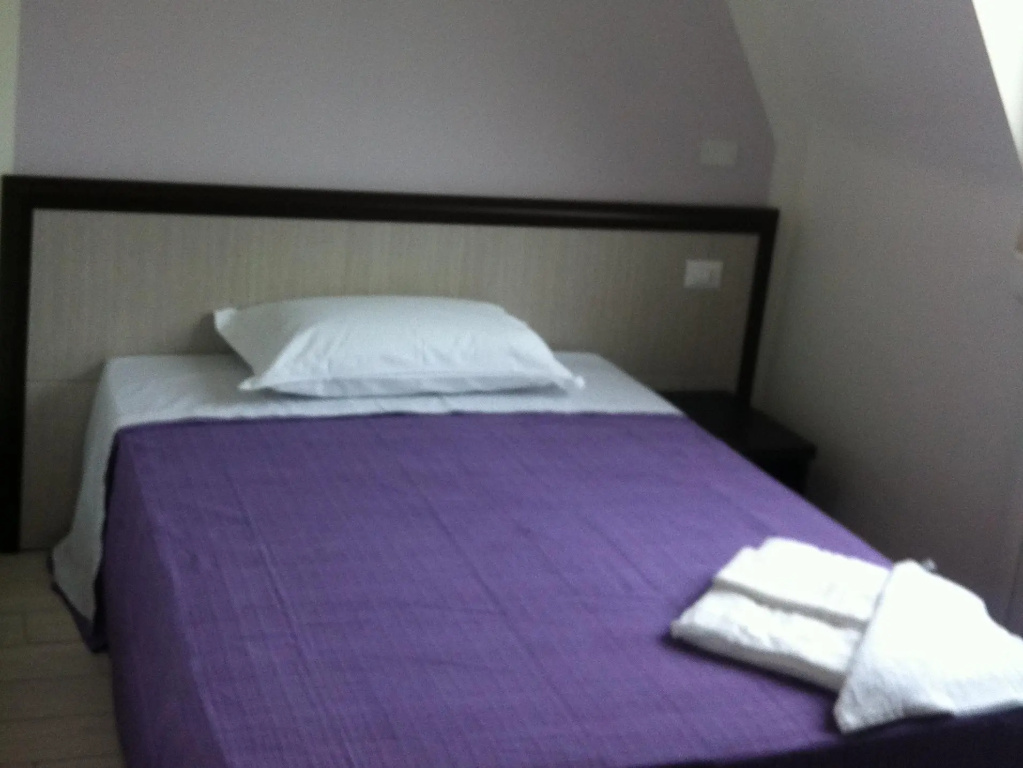 Double room (full double bed)