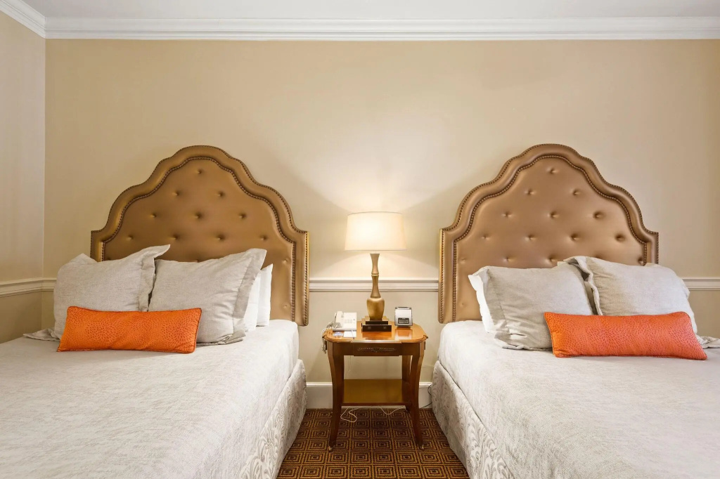 Hotel Provincial — 4