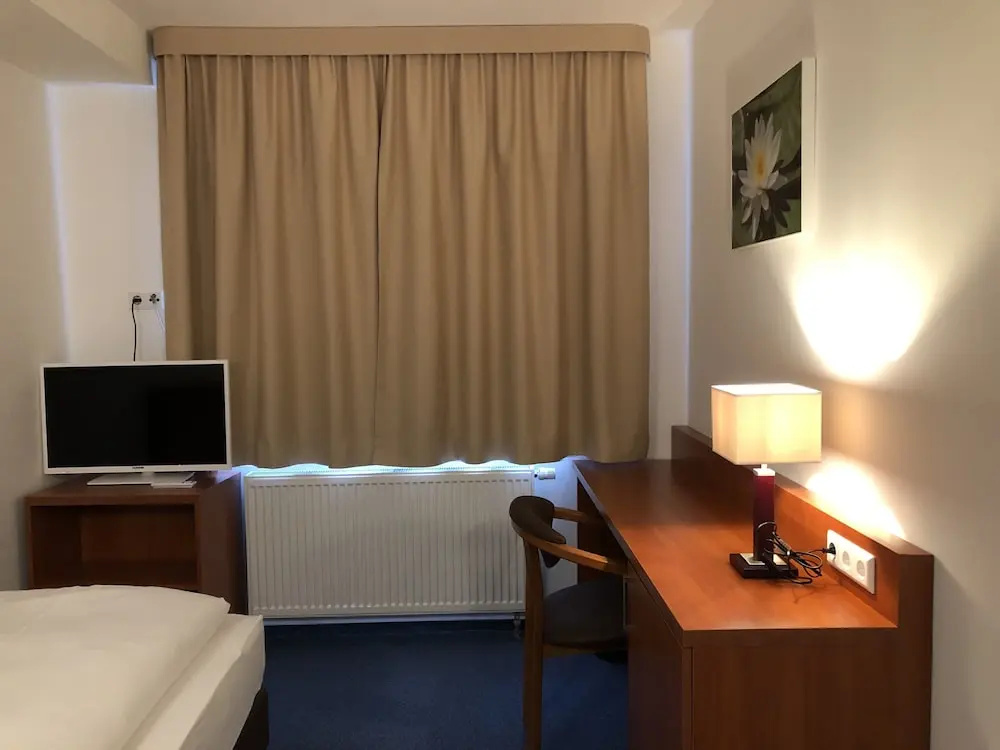 Comfort room