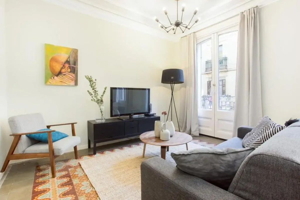 4 bedroom apartment with a balcony in Las Ramblas 2 2