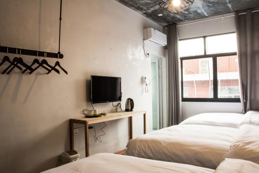 Hostel Geographer — 5