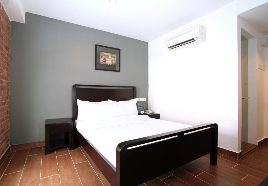 Crossroads Hotel