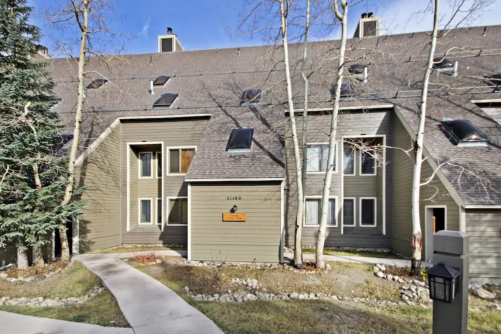 2054 The Pines 5 Bedroom Condo by RedAwning