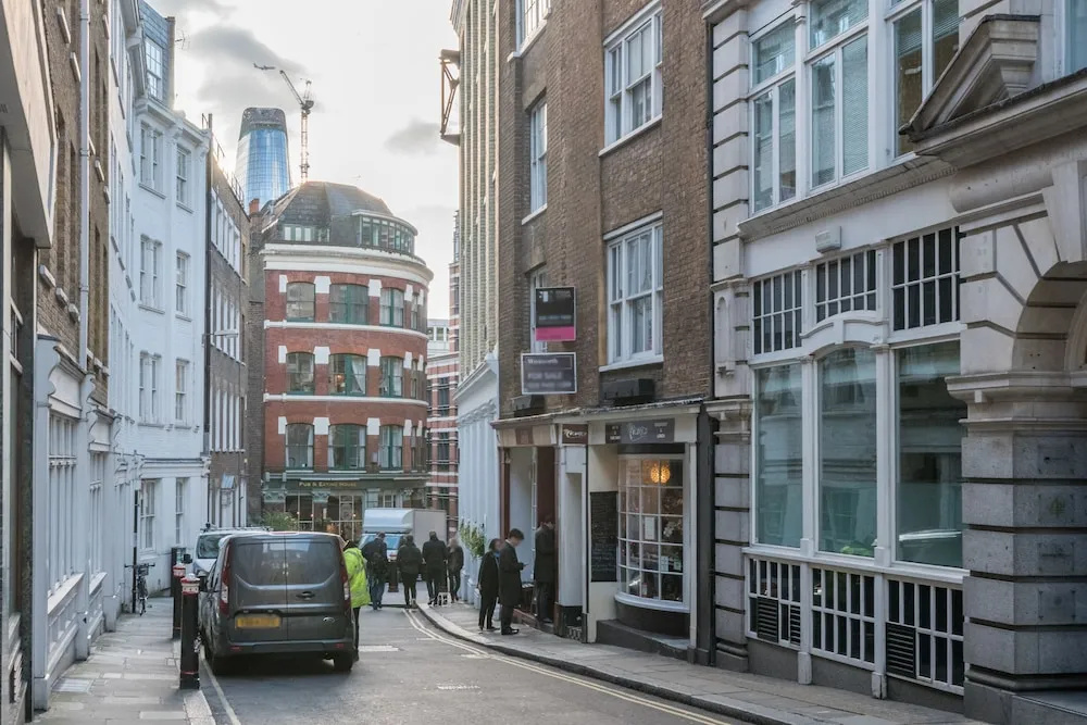 Sensational St Paul's Home by the Cathedral