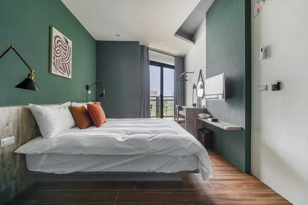 Standard Double room with balcony (full double bed)
