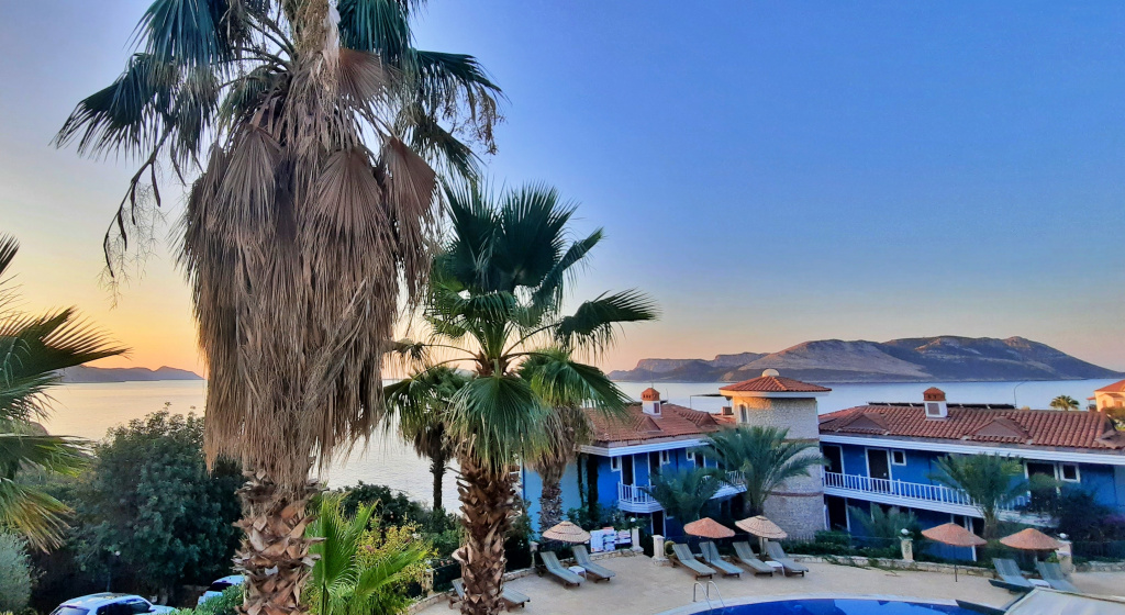 Beach & Waterfront