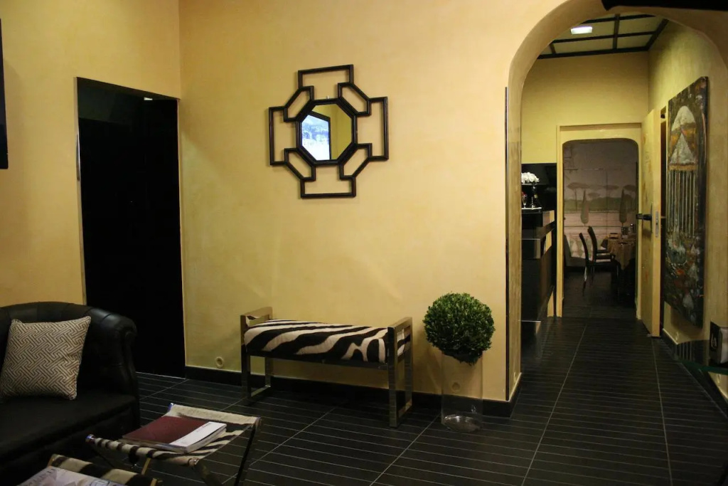 Lobby & Reception