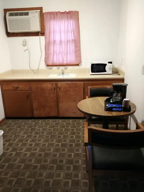 Deluxe Studio