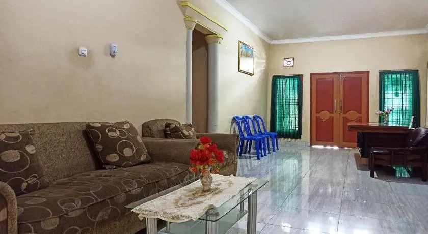 OYO 3761 Djayatama Guest House - фото 14