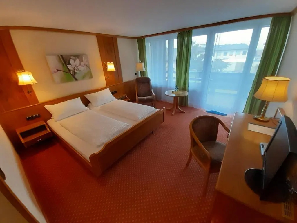 Standard Double room with balcony (full double bed)