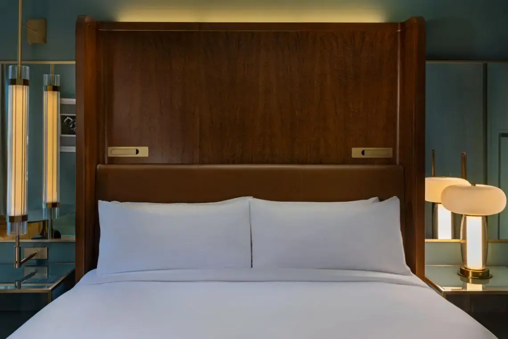 Superior Double room with pool view (full double bed)