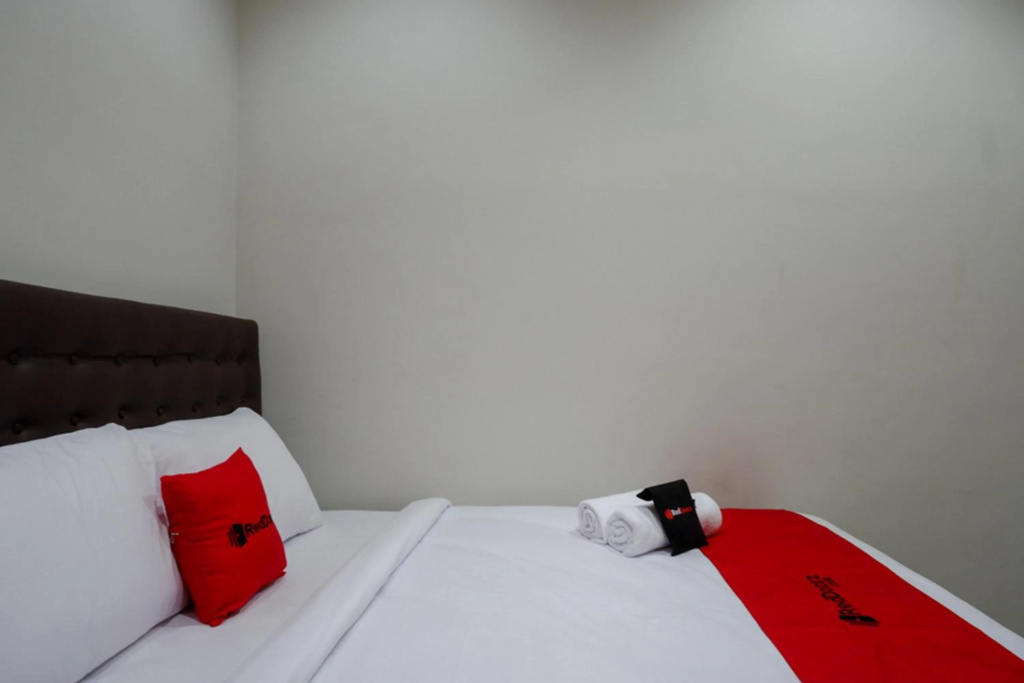 RedDoorz Syariah near Alun Alun Kebumen