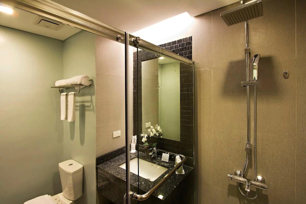 Deluxe Double room (full double bed)