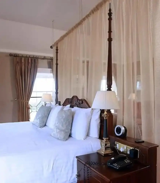 Luxury Suite