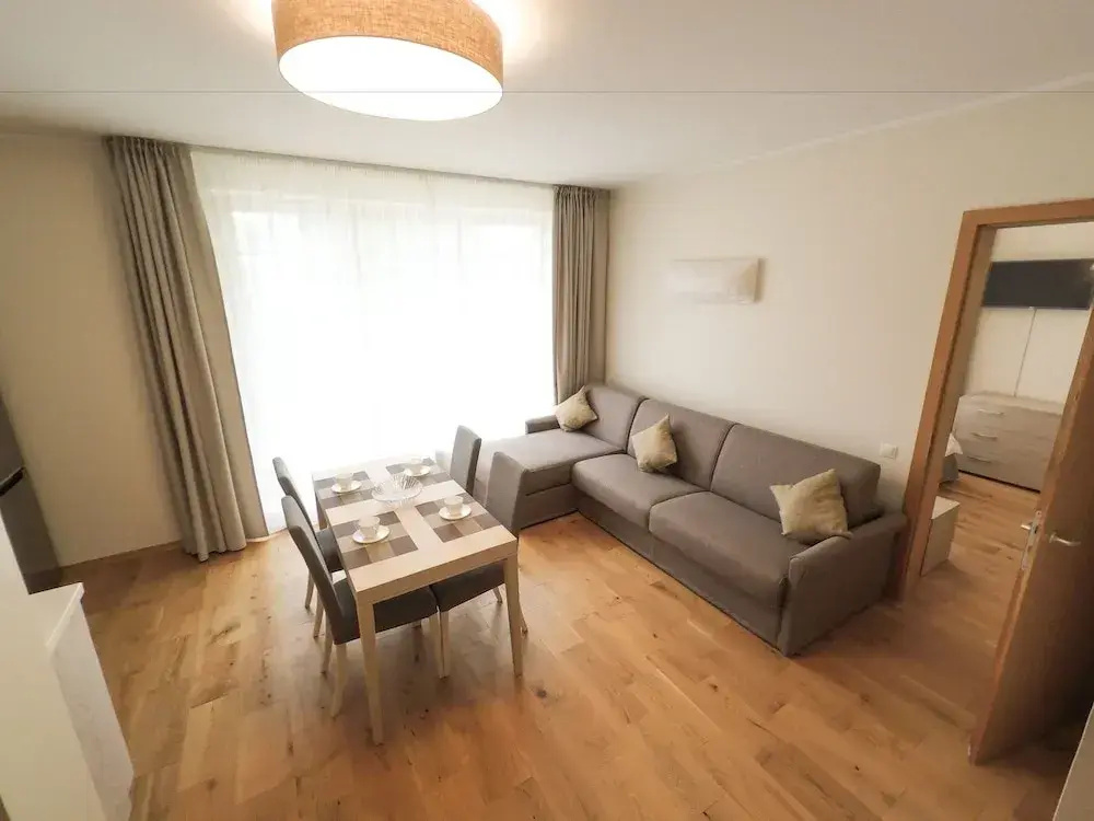 1 Bedroom Luxury Apartment with balcony
