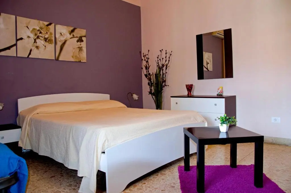 Deluxe Double room with balcony (full double bed)