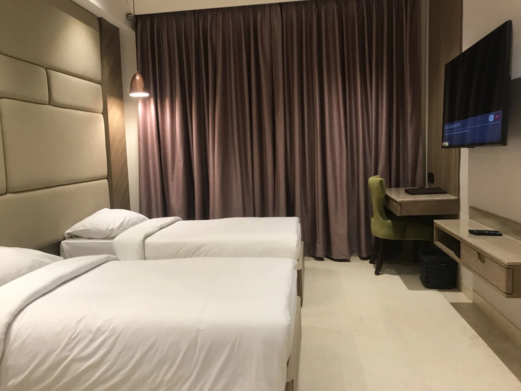 Levana Hotel — 4