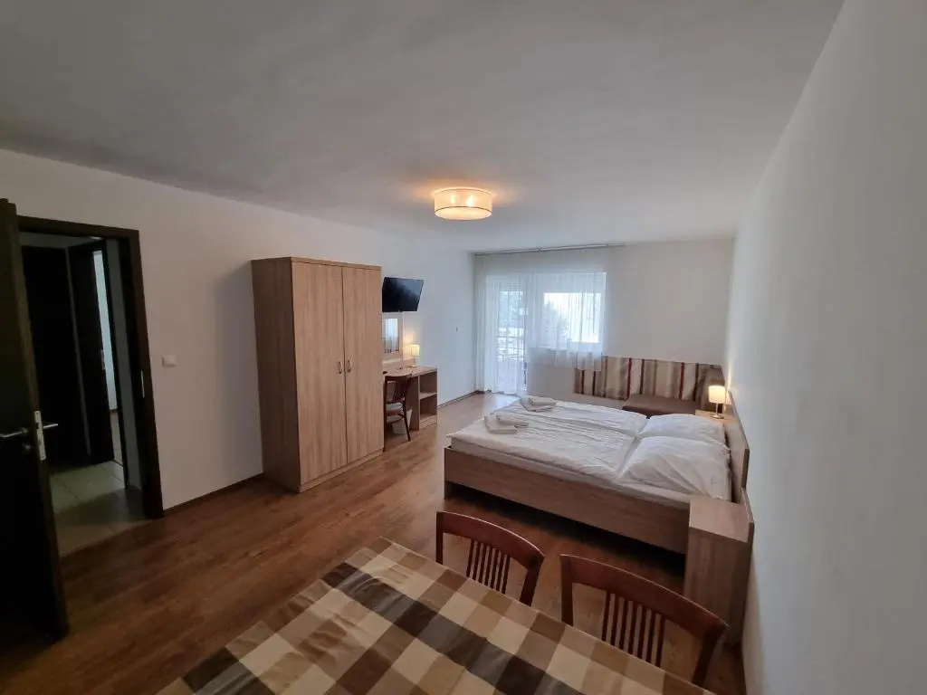2 Bedrooms Apartment with balcony and with lake view