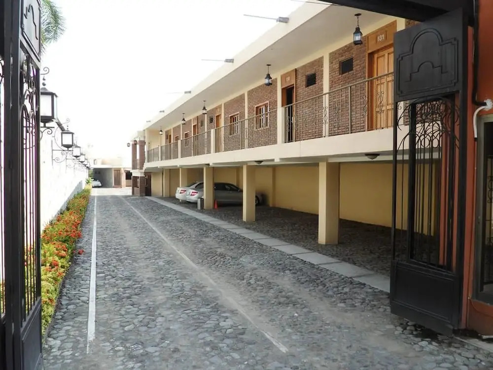 Hotel Montroi Express — фото