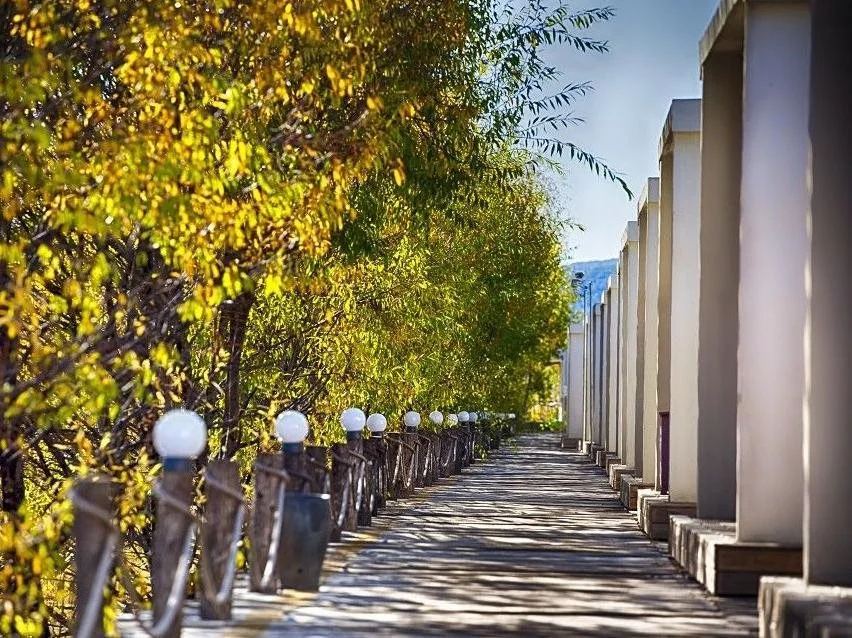 Lijiang Scenery Retreats Lake Front Villa Resort - фото 6