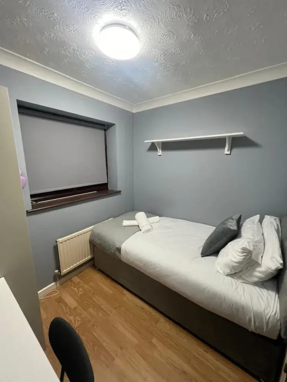 Charming Close Retreat in Grays