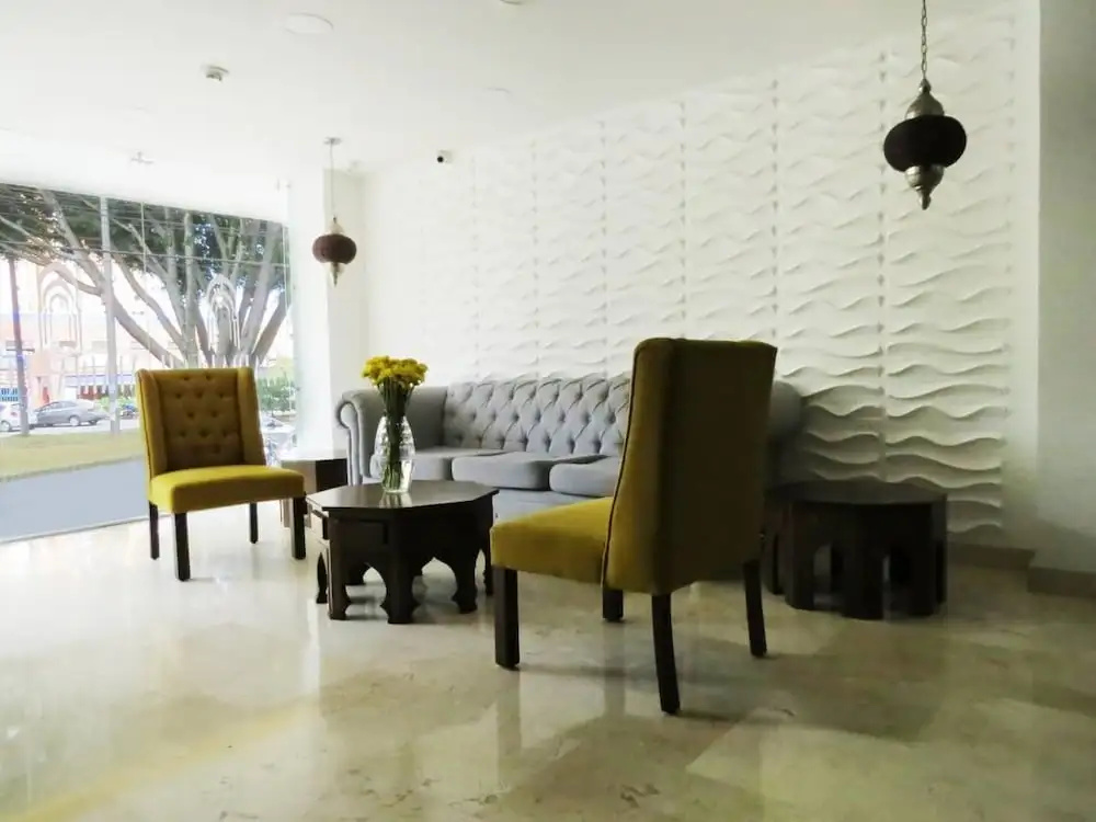Lobby & Reception