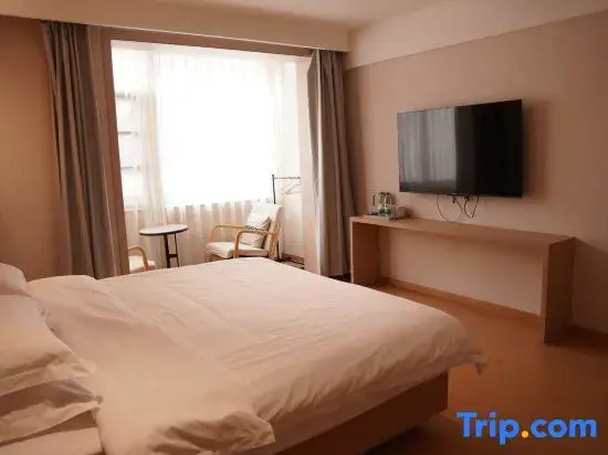 Standard Double room with balcony (full double bed)